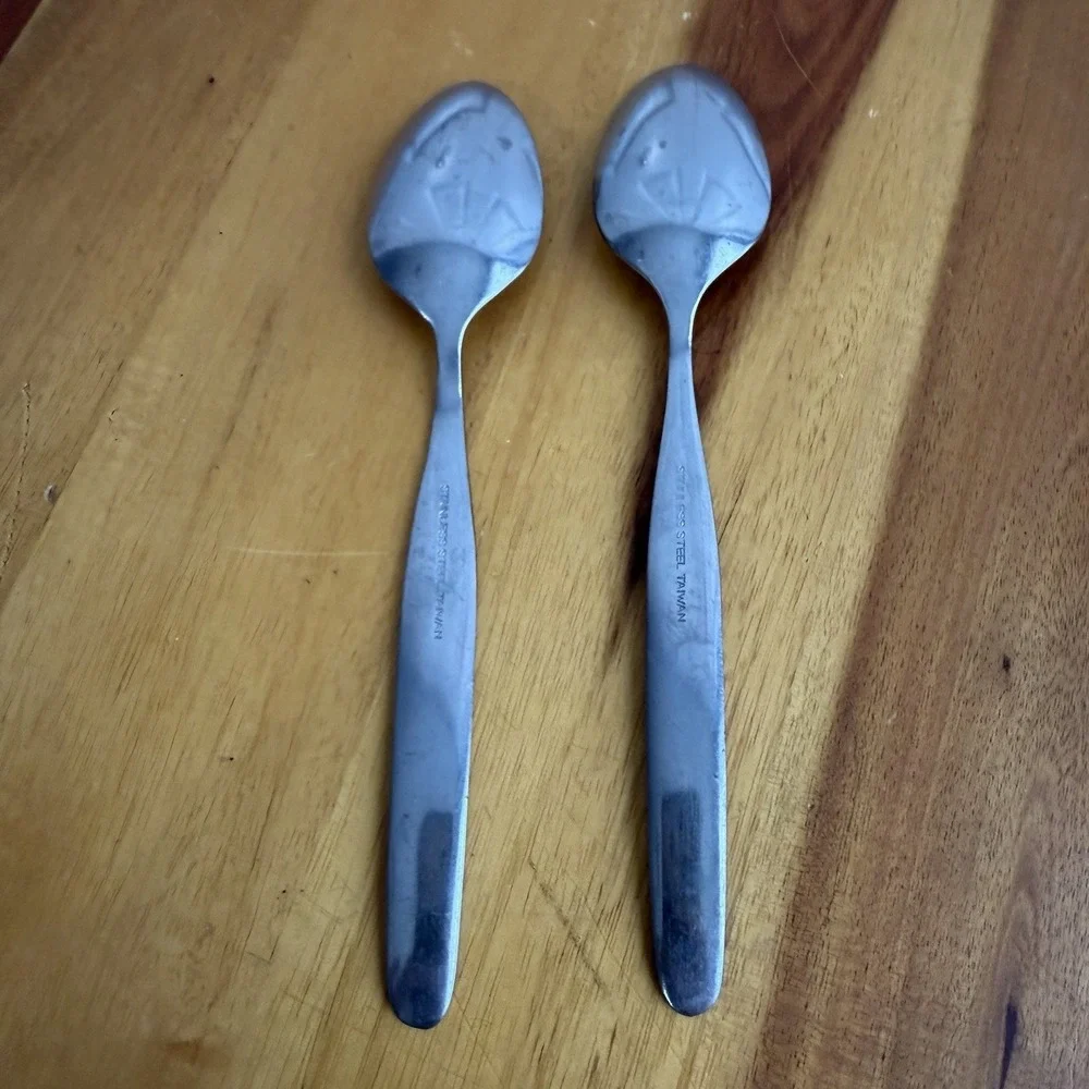 Stainless Steel Made In Taiwan Lot Of 2 Silver Spoons Replacement Kitchen Dining